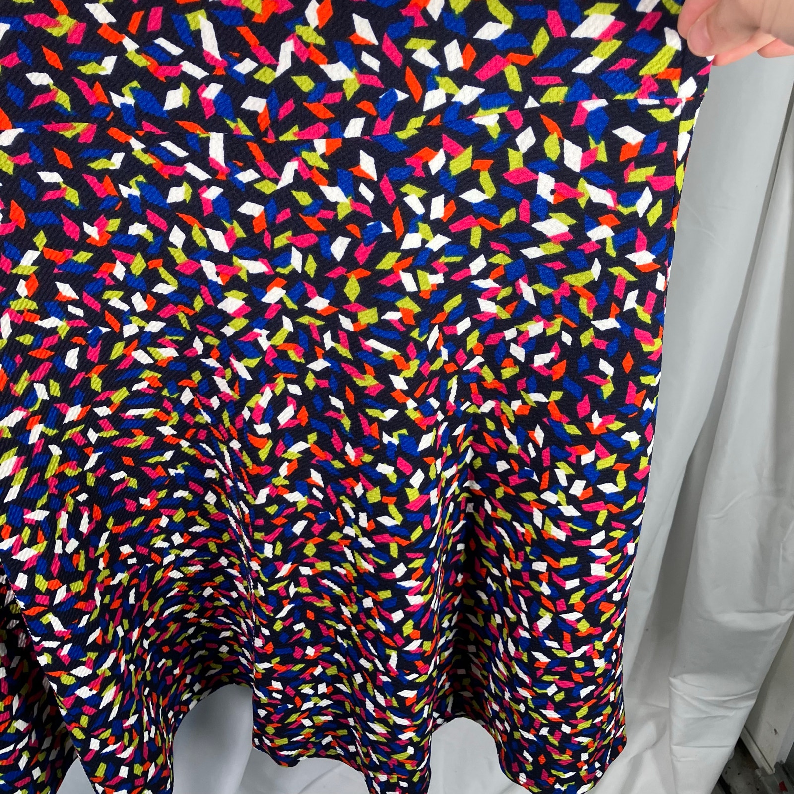 Leota Ava Sleeveless Dress Fiesta Confetti Print Size 4l Made In Usa Fit & Flare — image 6 of 8